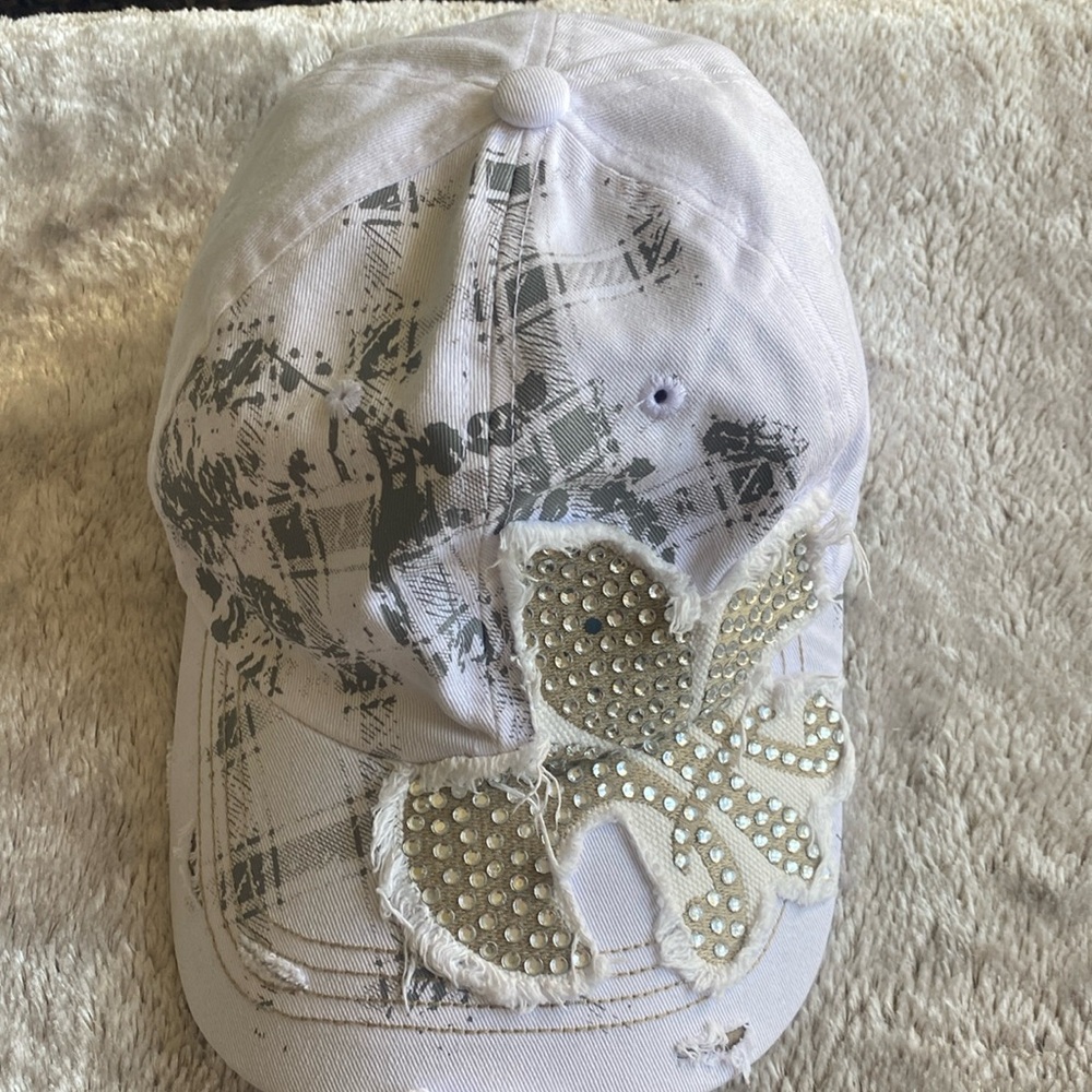 LEADER LOGR cap, white distressed rhinestones OS - Picture 1 of 5